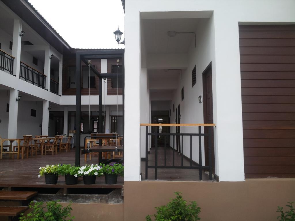 Norn Nab Dao Rimkhong Hotel Chiang Khan Exterior photo