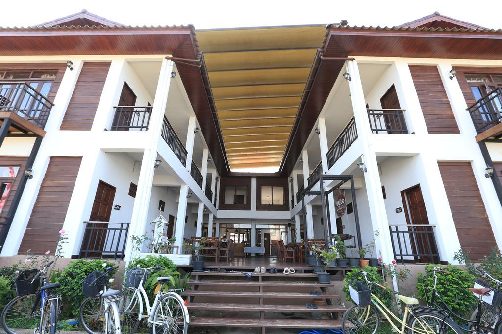 Norn Nab Dao Rimkhong Hotel Chiang Khan Exterior photo